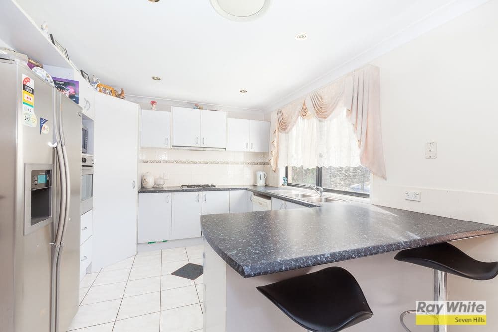 39 Maria Lock Grove, Oakhurst - Thumbnail 8