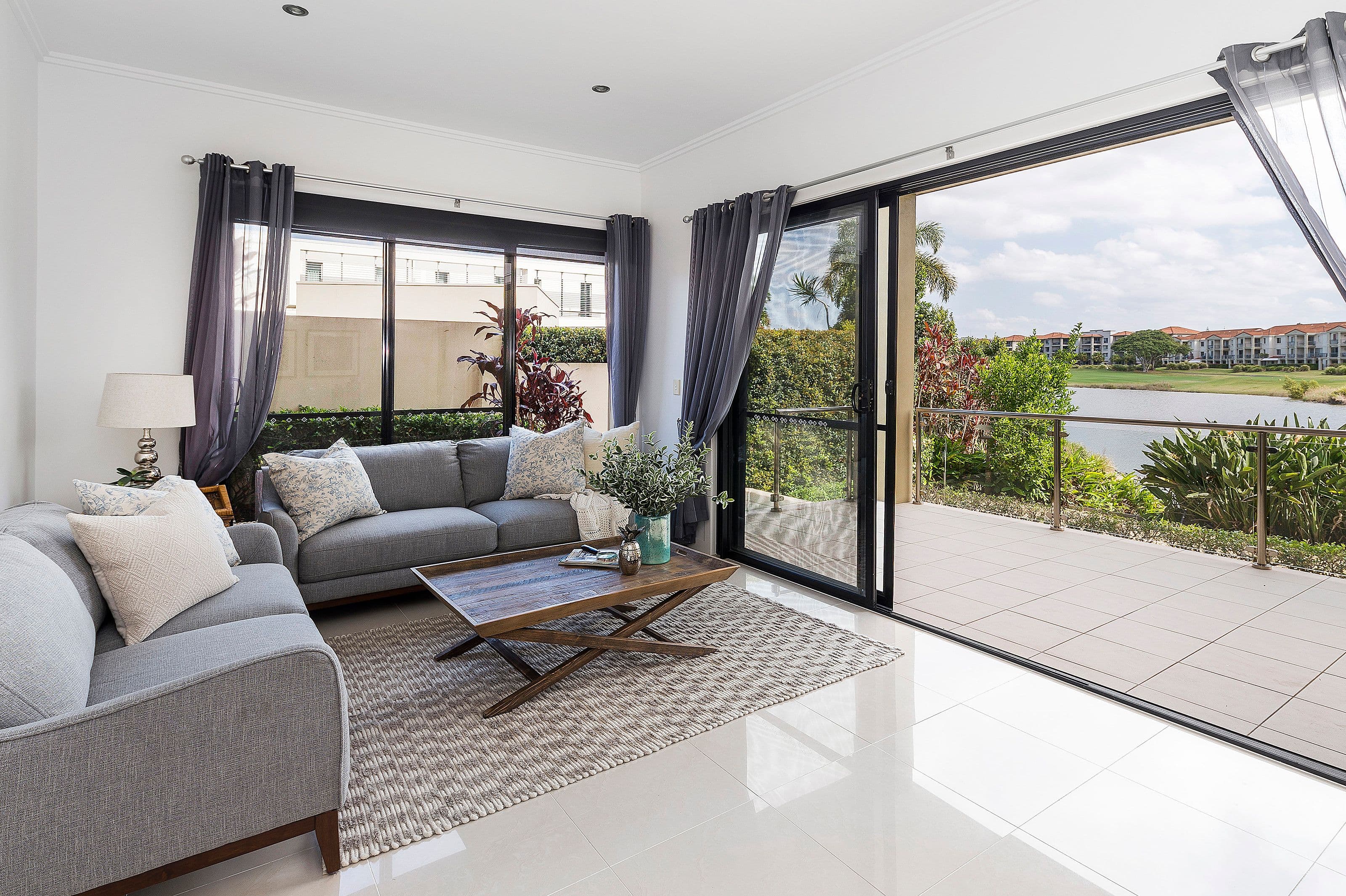 6091 Lugano Drive, Hope Island QLD 4212, Hope Island - Thumbnail 2