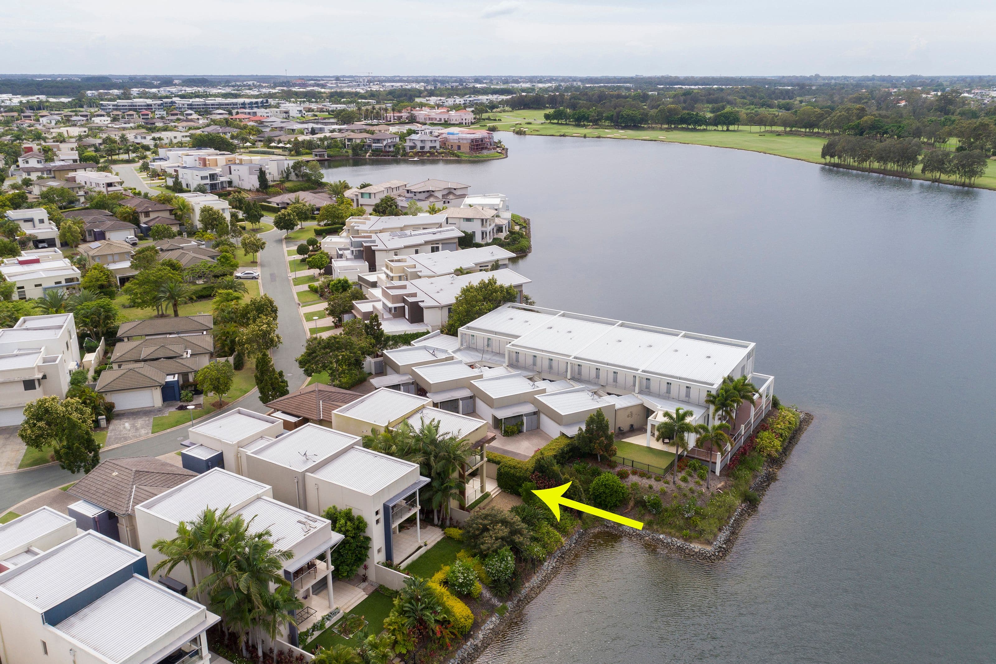 6091 Lugano Drive, Hope Island QLD 4212, Hope Island - Thumbnail 7