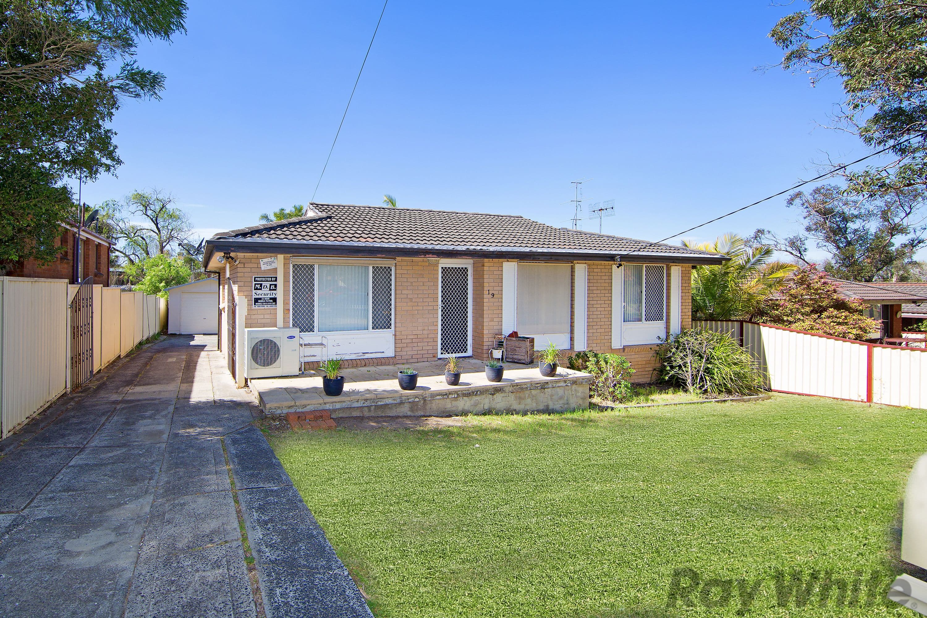 605/15 Queens Road, Melbourne - Image 1