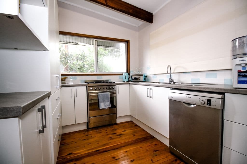 4 Bannister Head Road, Mollymook Beach - Thumbnail 4