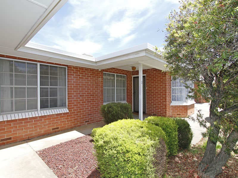 2/9 McMahon Road, Morphett Vale - Image 1