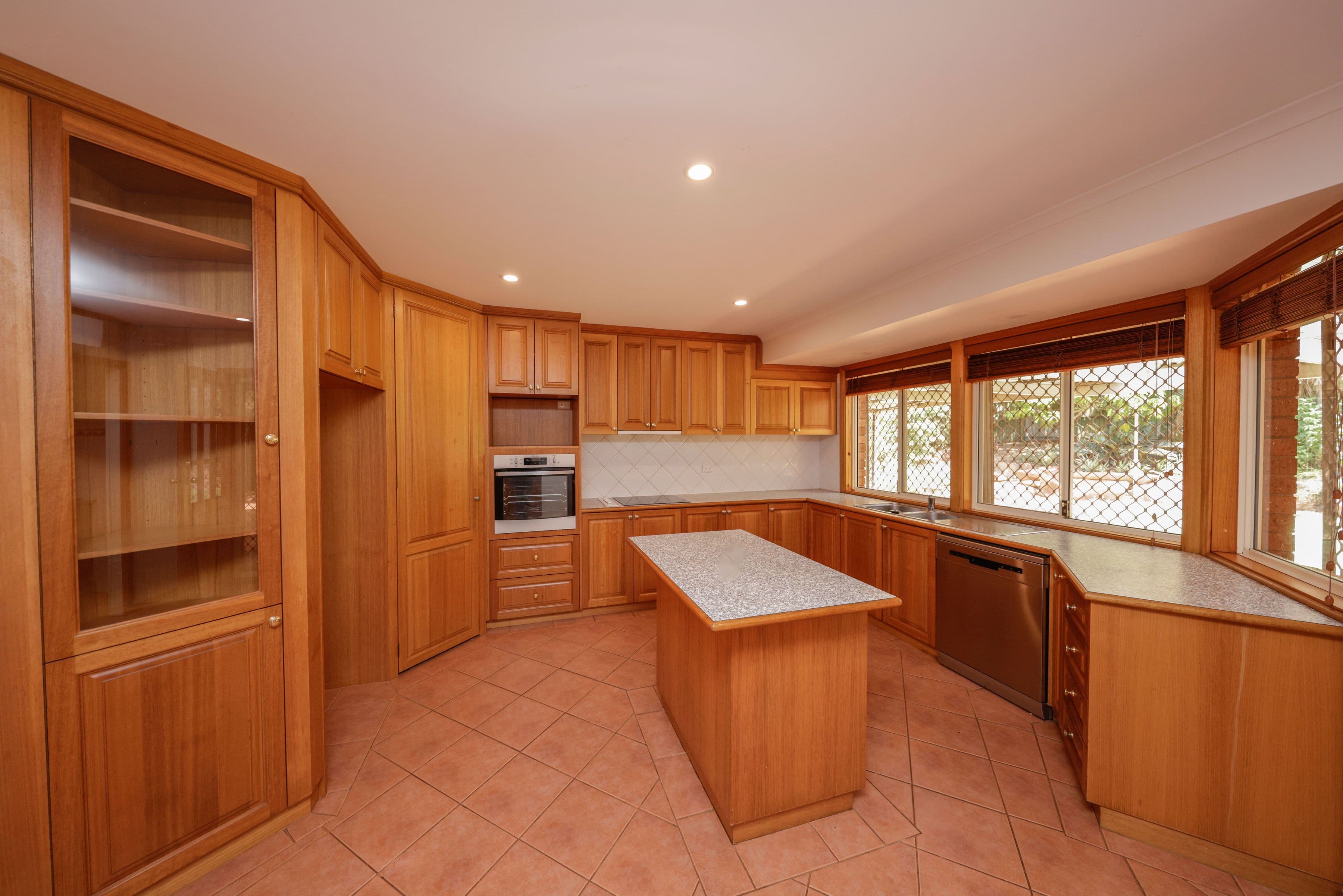 12 Fitzroy Crescent, Dampier WA 6713, Dampier - Thumbnail 2