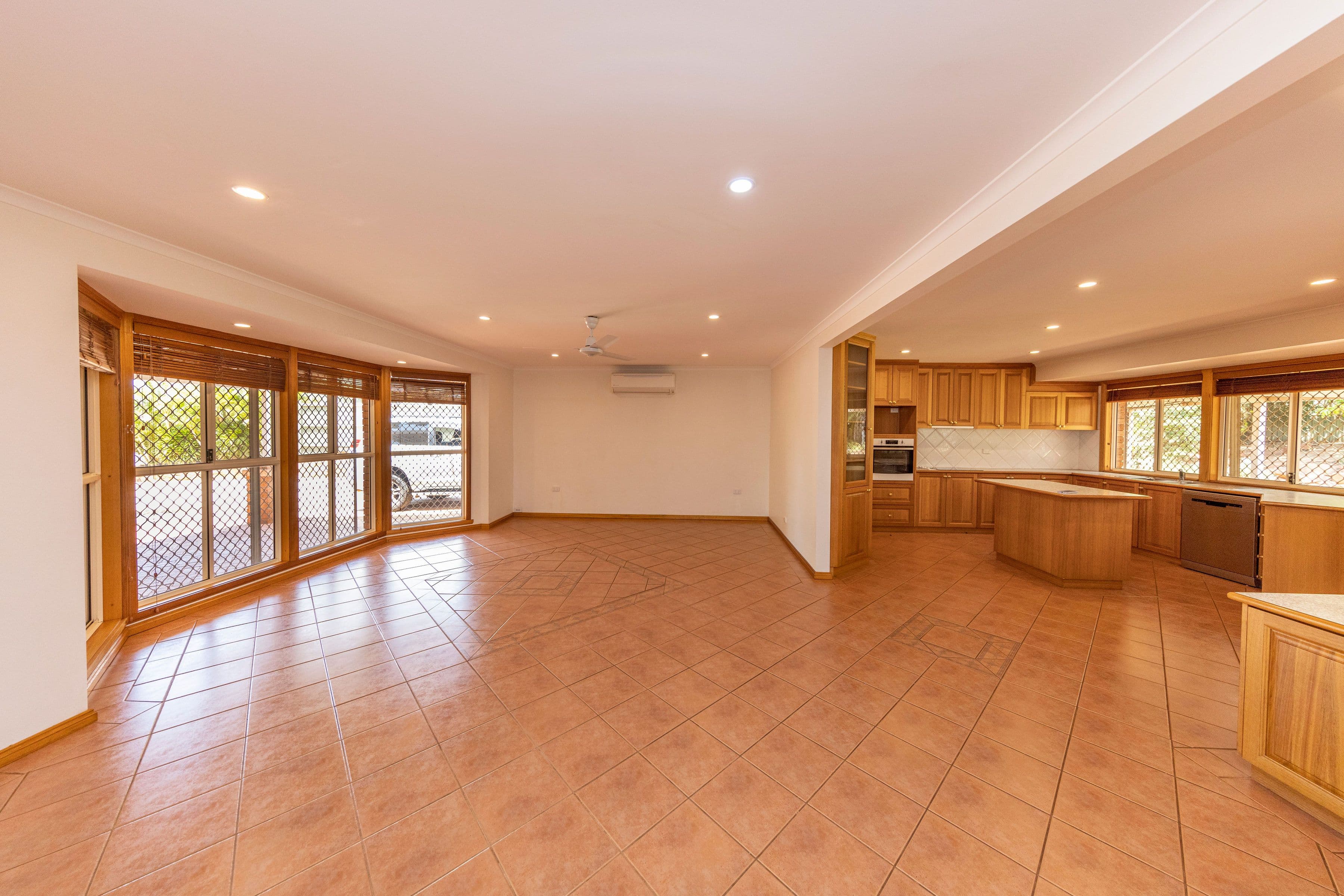 12 Fitzroy Crescent, Dampier WA 6713, Dampier - Thumbnail 4