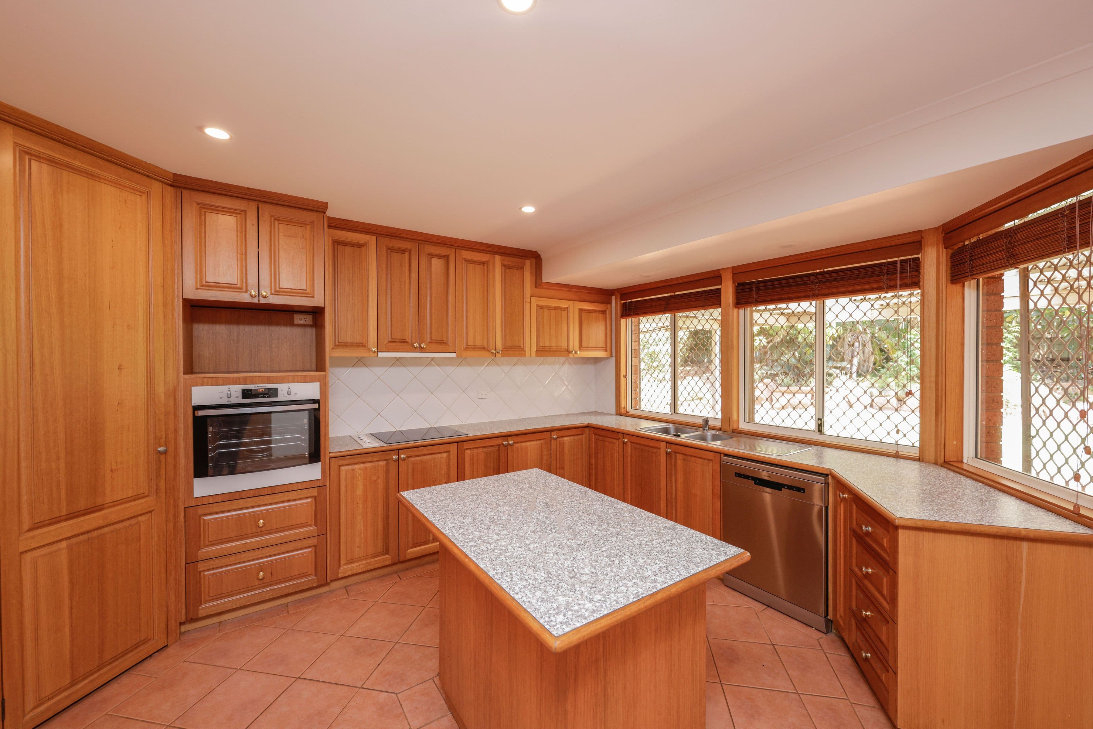 12 Fitzroy Crescent, Dampier WA 6713, Dampier - Thumbnail 7