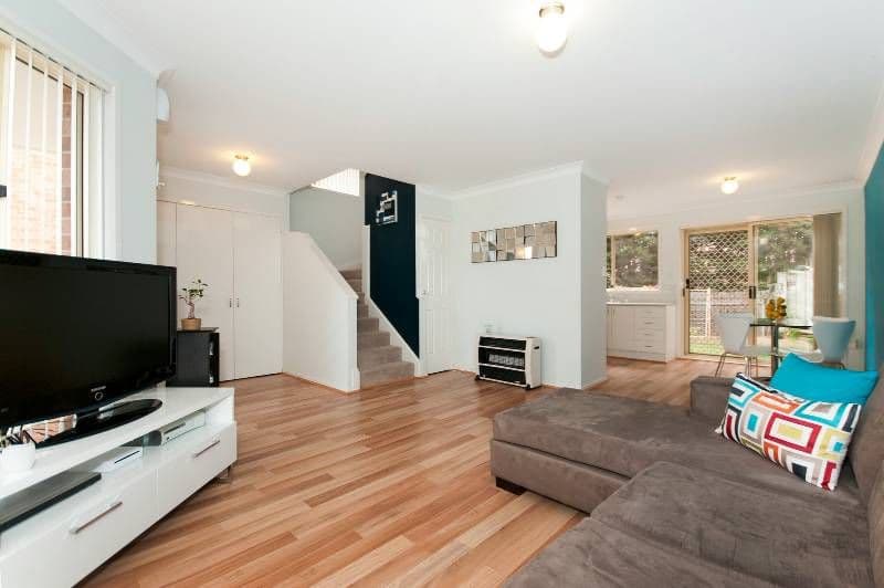 8B Booth Street, QUEANBEYAN NSW 2620, Queanbeyan East - Thumbnail 2