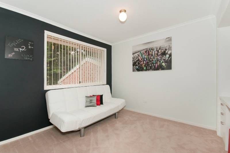8B Booth Street, QUEANBEYAN NSW 2620, Queanbeyan East - Thumbnail 6
