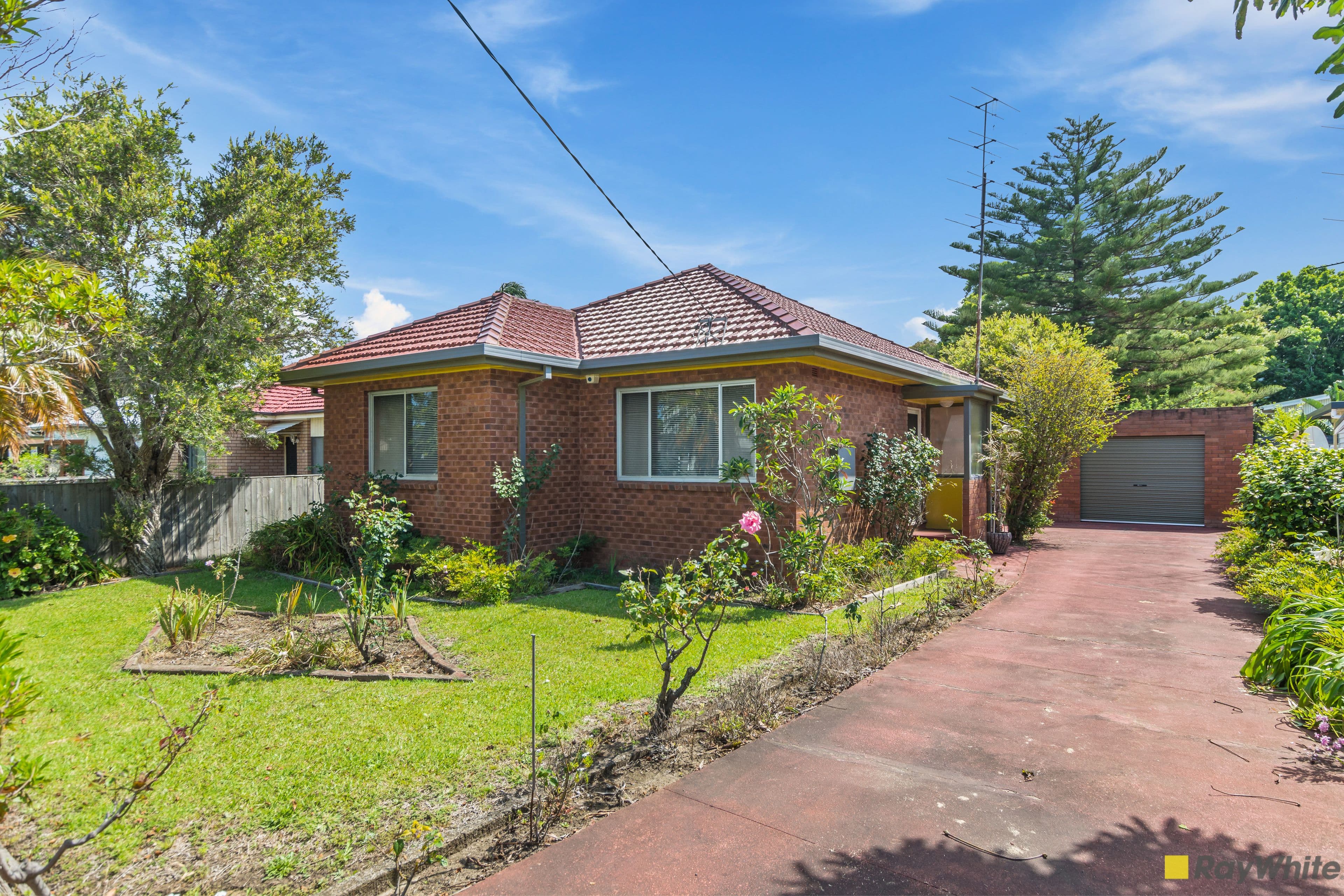 14 Royal Crescent, Woonona NSW 2517, Woonona - Thumbnail 2