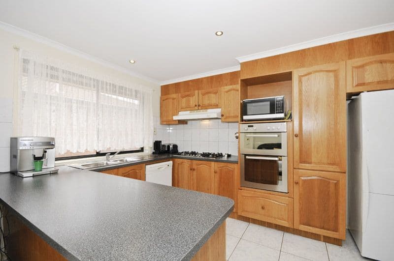 13 Quist Court, MILL PARK VIC 3082, Mill Park - Thumbnail 2