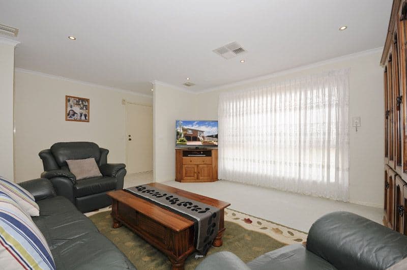 13 Quist Court, MILL PARK VIC 3082, Mill Park - Thumbnail 4