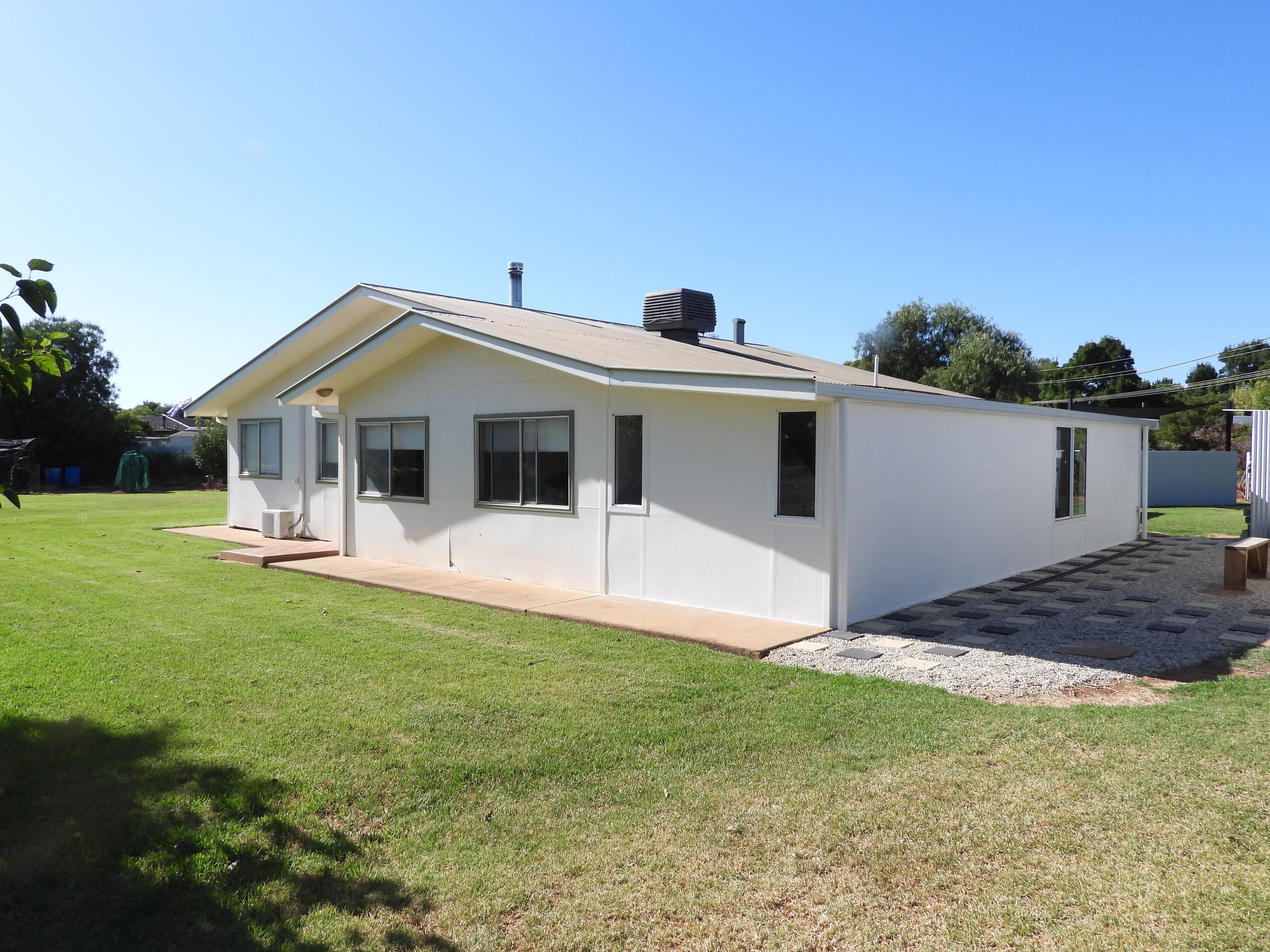 17-19 Railway Parade, Yenda NSW 2681, Yenda - Image 1