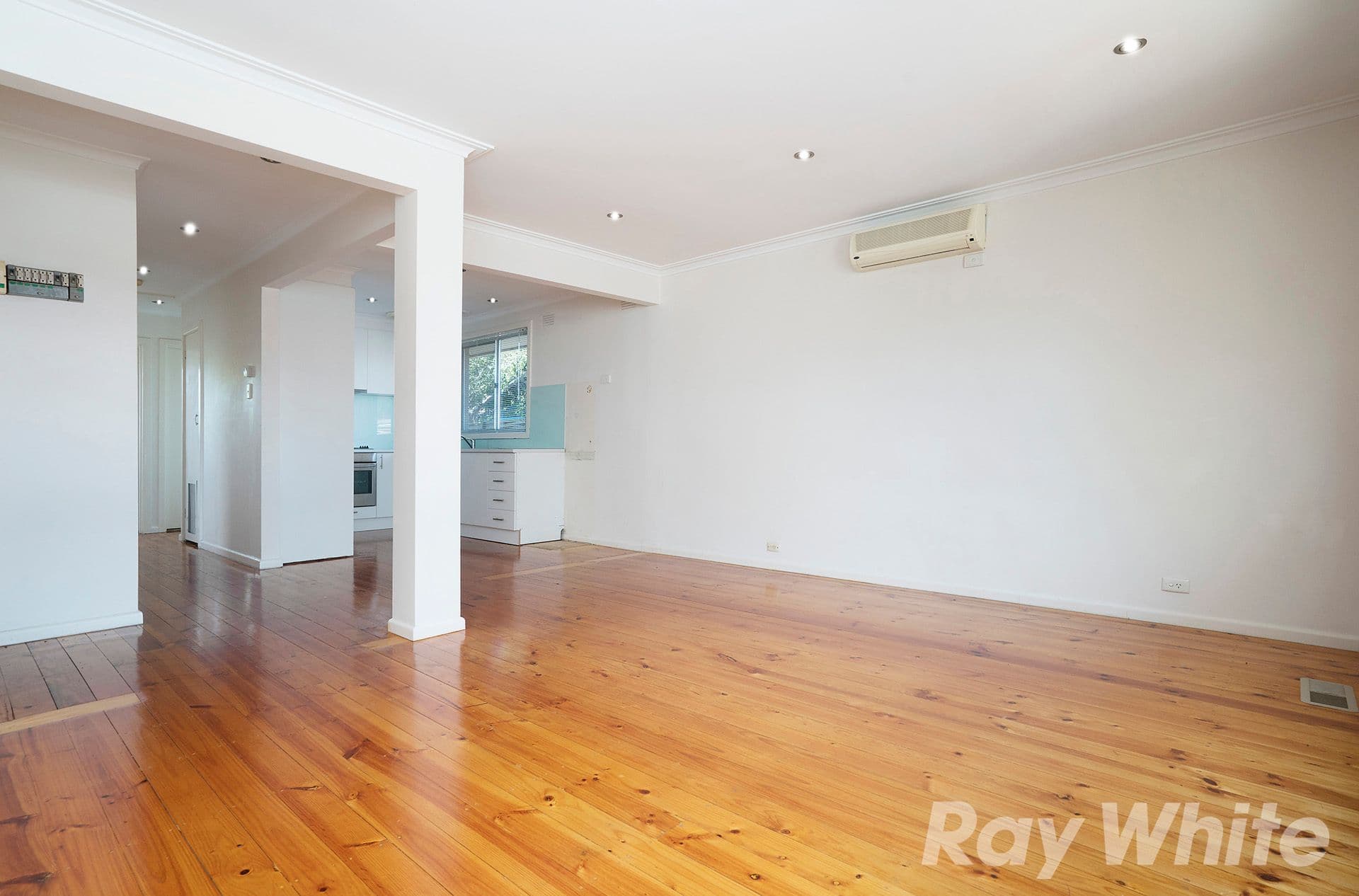 9 Delacombe Court, Cheltenham VIC 3192, Cheltenham - Thumbnail 2