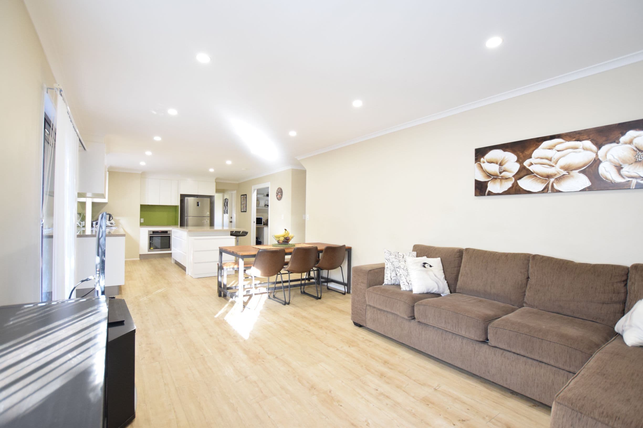 18 Verdelho Street, Eight Mile Plains QLD 4113, Eight Mile Plains - Thumbnail 3