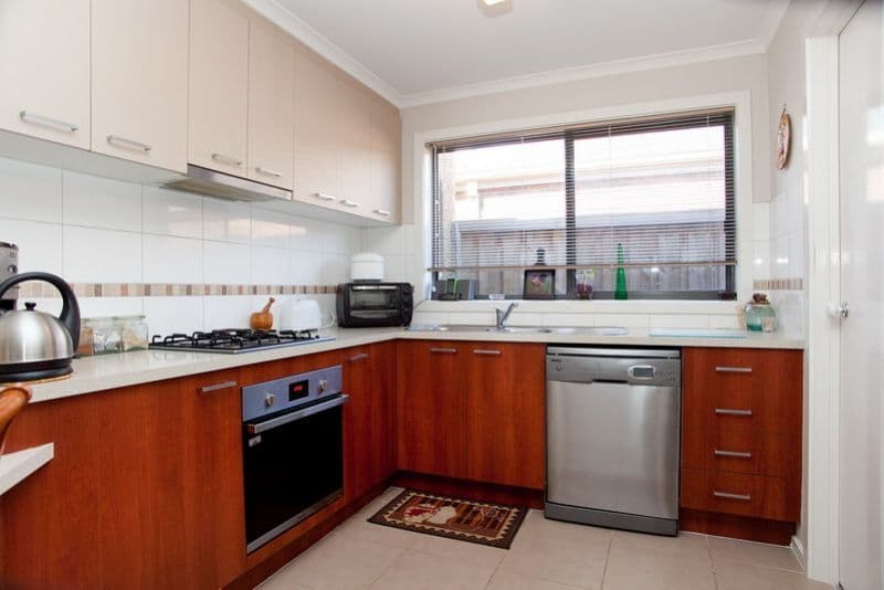 42 Shields Street, EPPING VIC 3076, Epping - Thumbnail 2