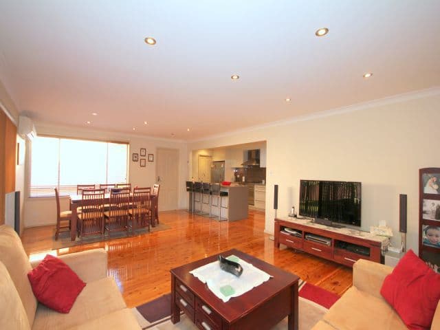 4 Pasley Road, GEORGES HALL NSW 2198, Georges Hall - Thumbnail 2