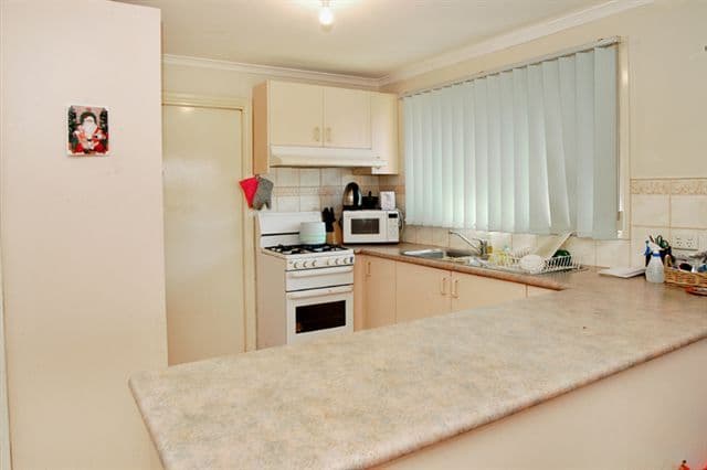 84 Dianne Avenue, CRAIGIEBURN VIC 3064, Craigieburn - Thumbnail 2