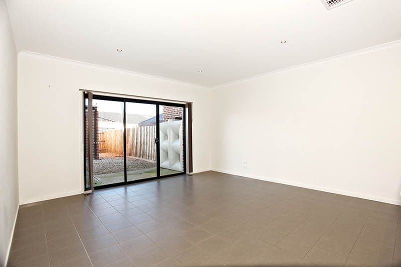 294 The Lakes Blvrd, SOUTH MORANG VIC 3752, South Morang - Thumbnail 4