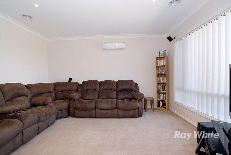 15 Daventry Court, BERWICK VIC 3806, Berwick - Thumbnail 2