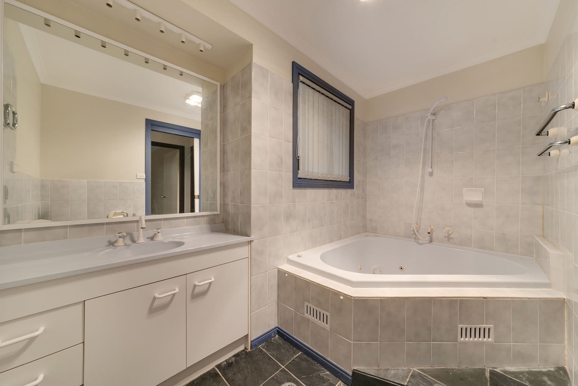 33 Orlick Street, Ambarvale - Thumbnail 7