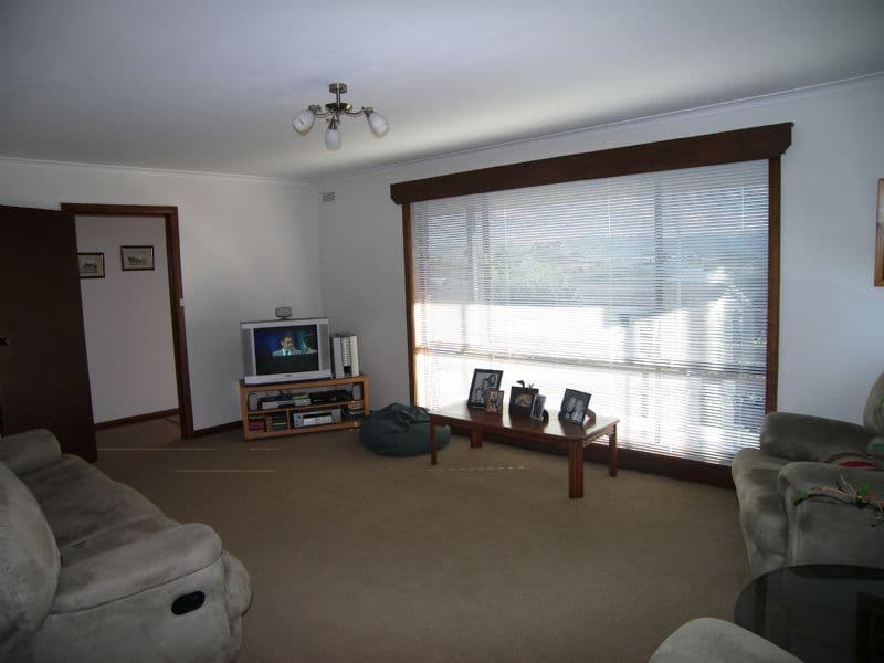 8 Bronzewing Avenue, NEWNHAM TAS 7248, Newnham - Thumbnail 2