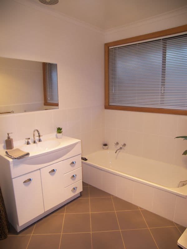 8 Bronzewing Avenue, NEWNHAM TAS 7248, Newnham - Thumbnail 4