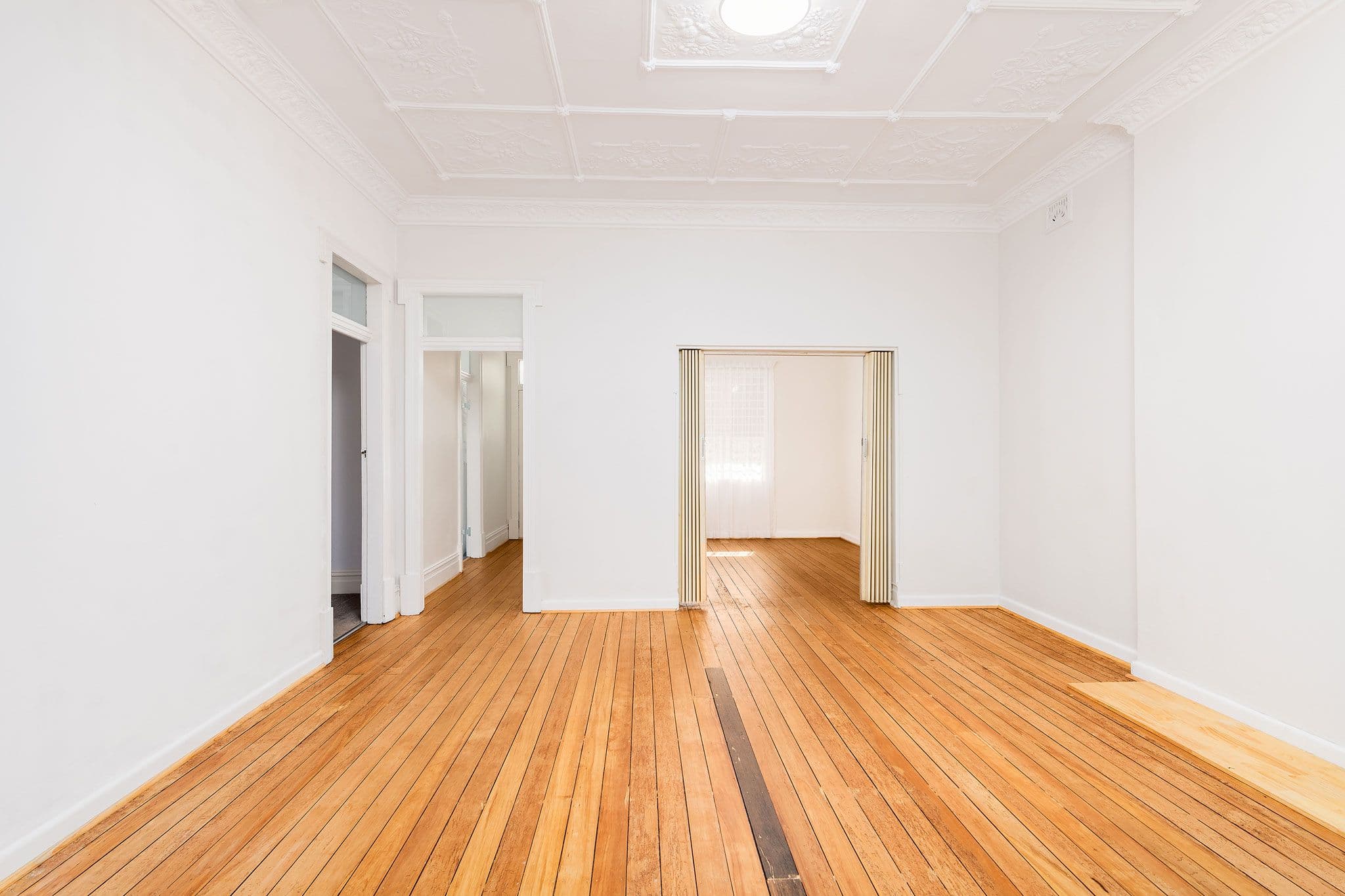 13 Clarendon Road, Stanmore - Thumbnail 2