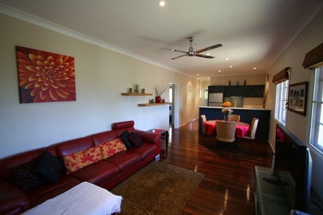 137 Hindes Street, LOTA QLD 4179, Lota - Thumbnail 3