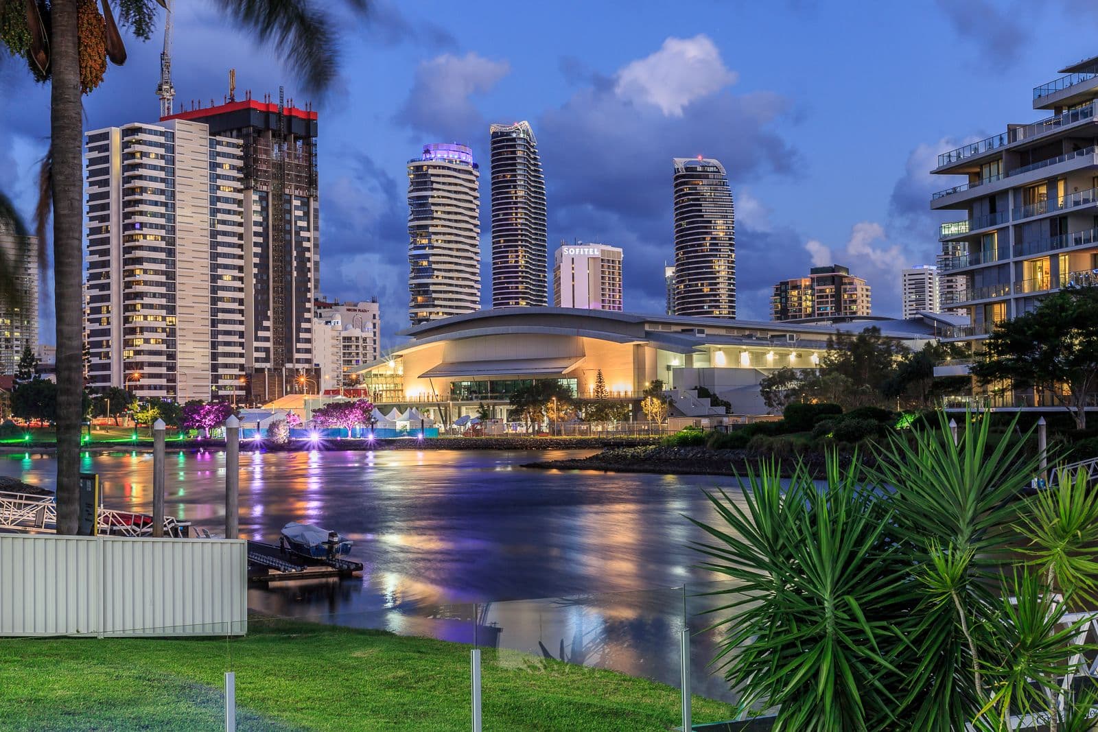 129 Allambi Avenue, Broadbeach Waters QLD 4218, Broadbeach Waters - Thumbnail 2