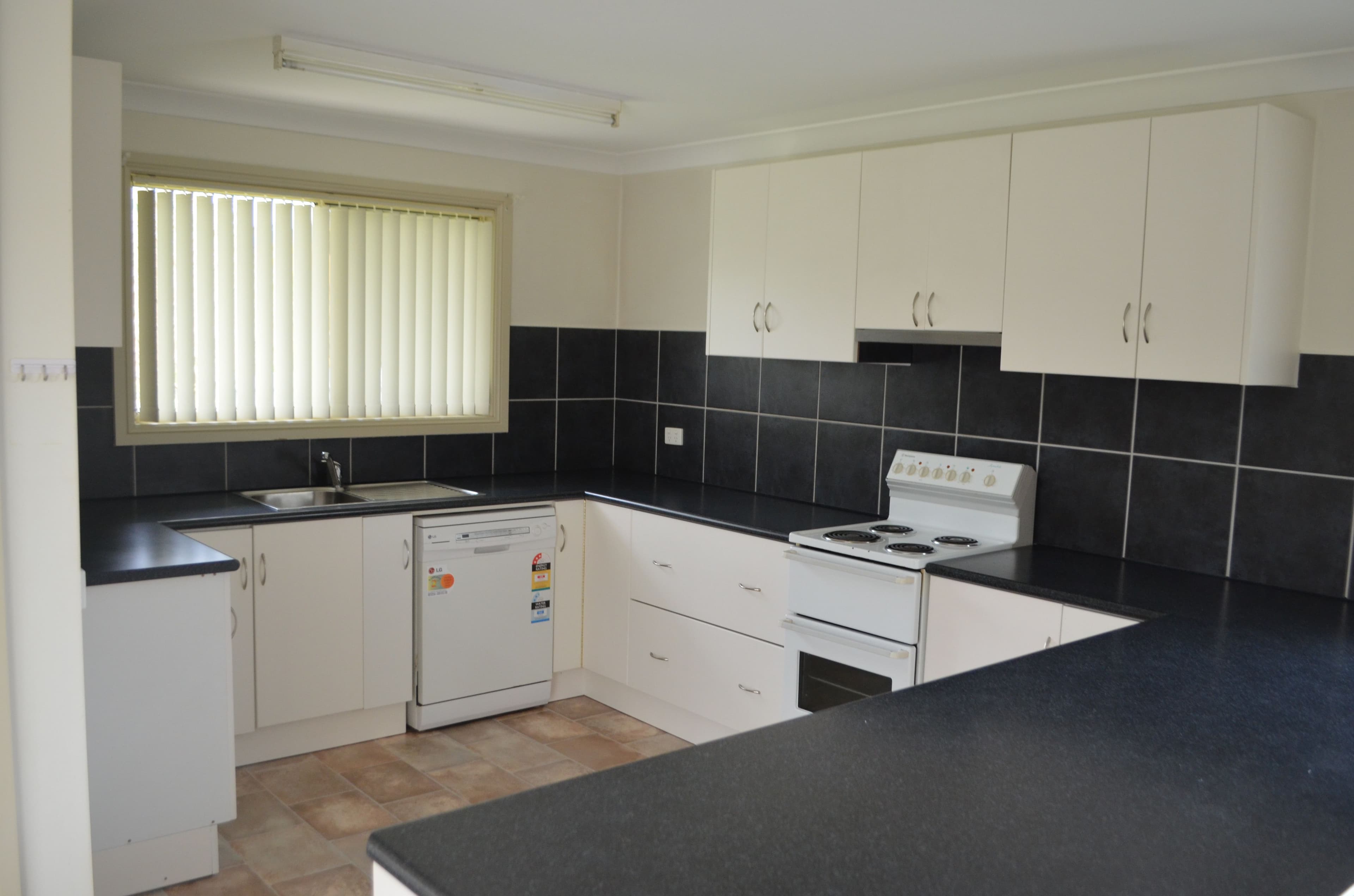 28 Cromwell Street, Adelong - Thumbnail 4