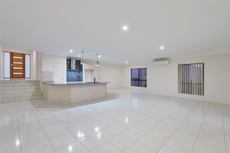 30 Dayflower Street, Upper Coomera QLD 4209, Upper Coomera - Thumbnail 4