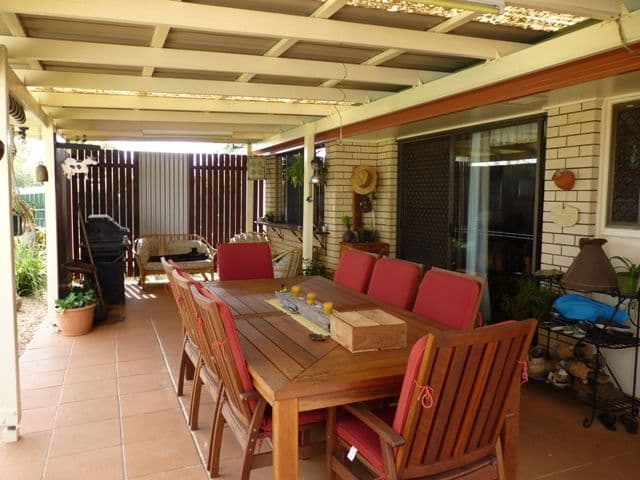 16 Cooper Avenue, OAKEY QLD 4401, Oakey - Thumbnail 3