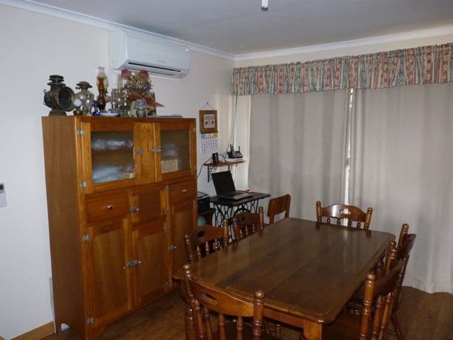 16 Cooper Avenue, OAKEY QLD 4401, Oakey - Thumbnail 5