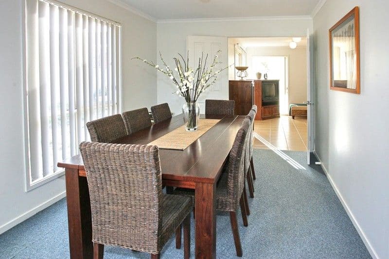 17 Lennon Boulevard, POINT COOK VIC 3030, Point Cook - Thumbnail 5