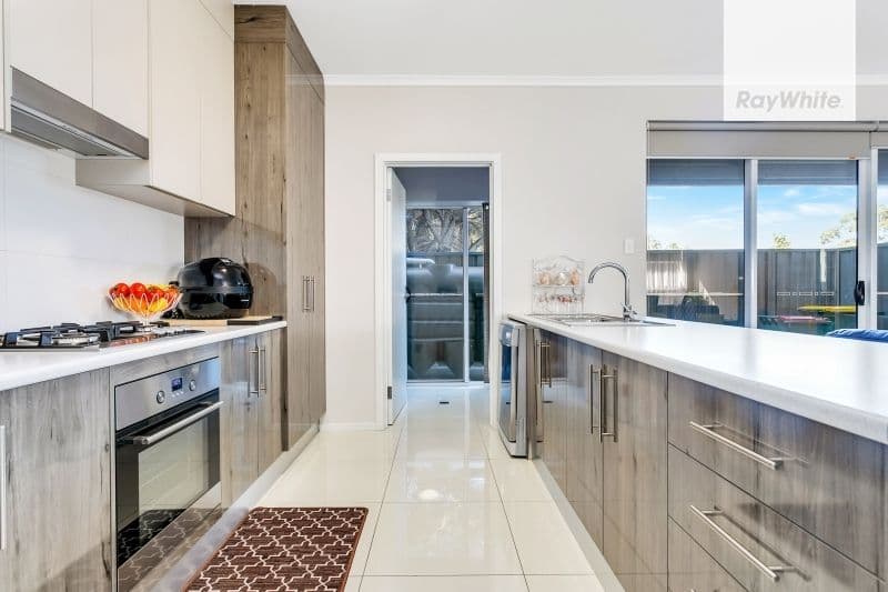 67 CONINGTON Crescent, Morphett Vale SA 5162, Morphett Vale - Thumbnail 3