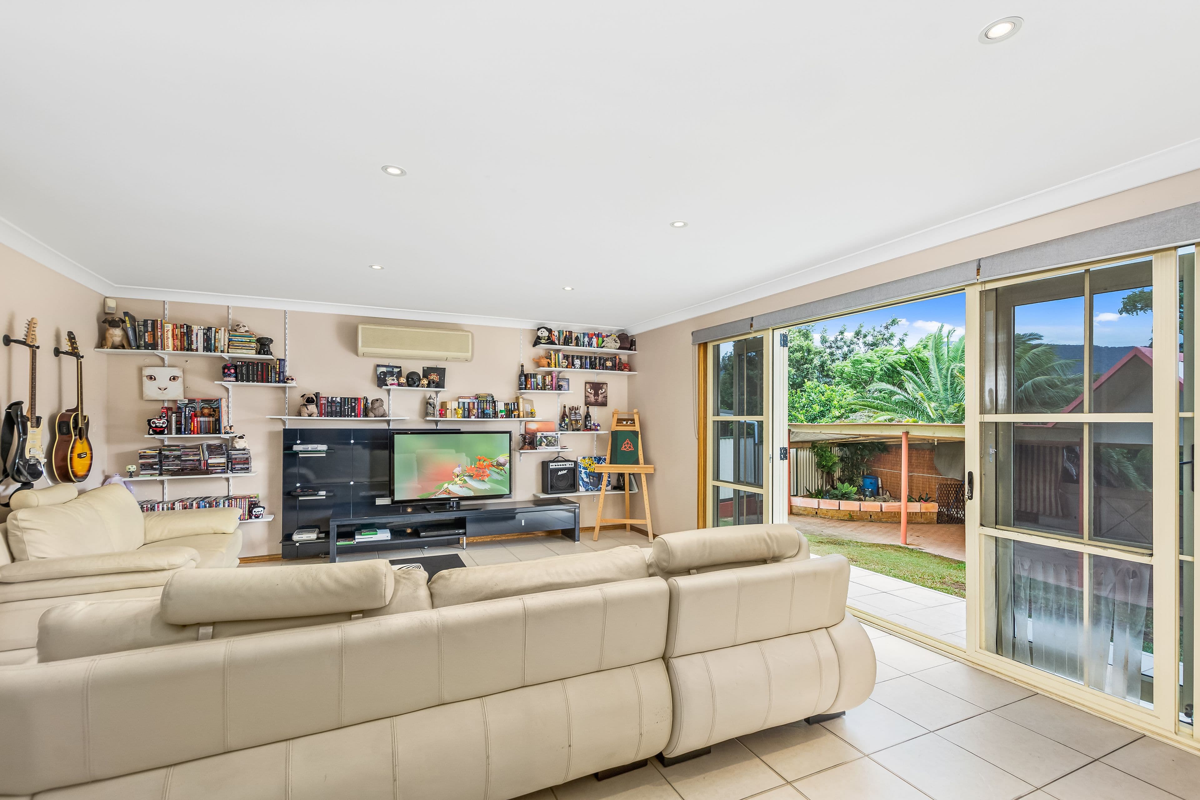 66 Ritchie Crescent, Horsley - Thumbnail 3