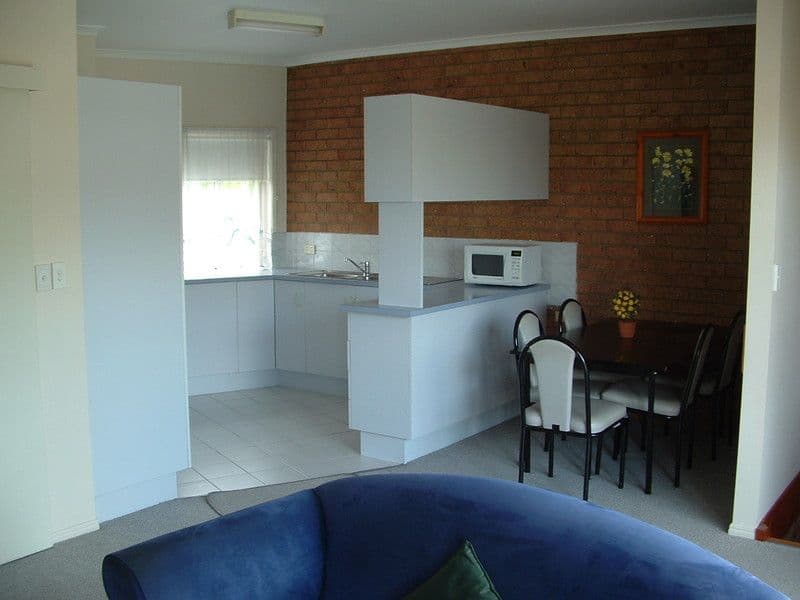 448 Charlton Esplanade, TORQUAY QLD 4655, Torquay - Thumbnail 3