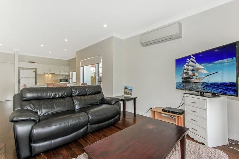 18 Booligal Street, Carina - Thumbnail 5