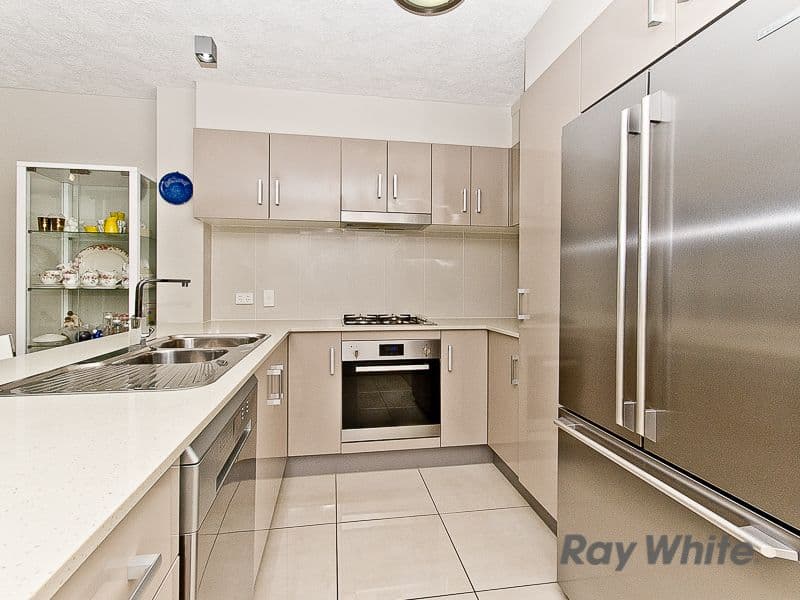 36 Third Avenue, SANDGATE QLD 4017, Sandgate - Thumbnail 2