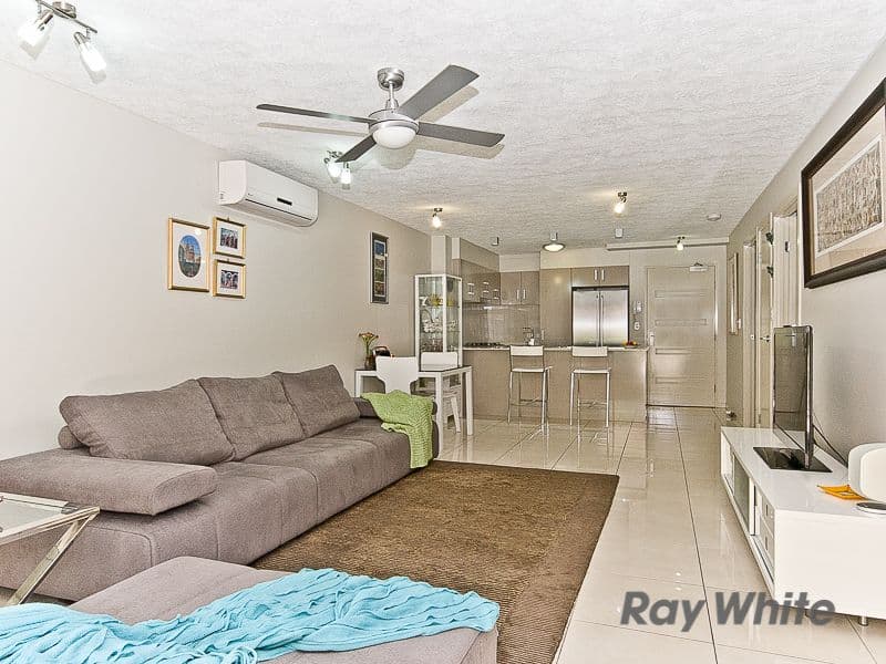 36 Third Avenue, SANDGATE QLD 4017, Sandgate - Thumbnail 3