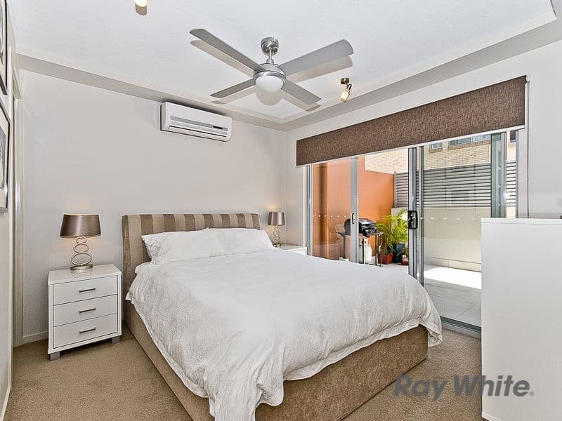 36 Third Avenue, SANDGATE QLD 4017, Sandgate - Thumbnail 6
