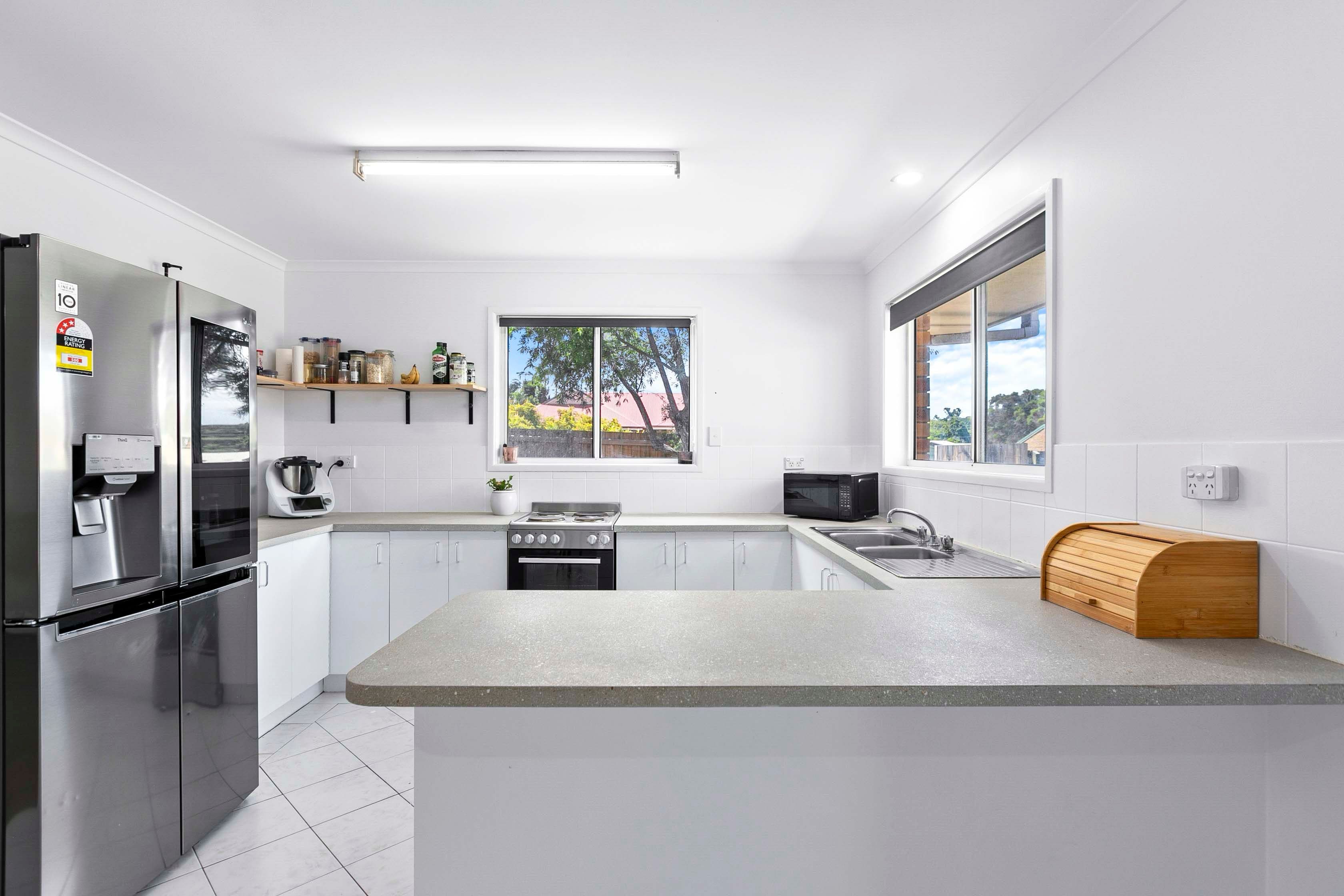 759 Boat Harbour Drive, Urangan QLD 4655, Urangan - Thumbnail 6