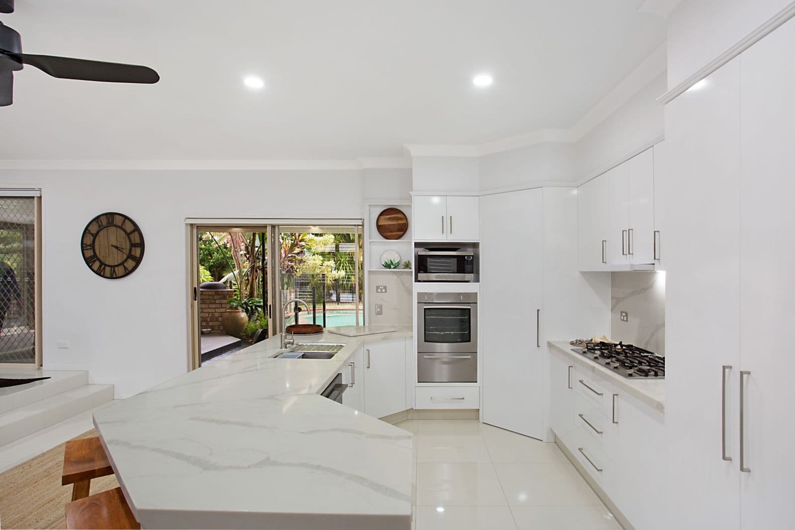 4 Narrogin Place, Burleigh Waters QLD 4220, Burleigh Waters - Thumbnail 2