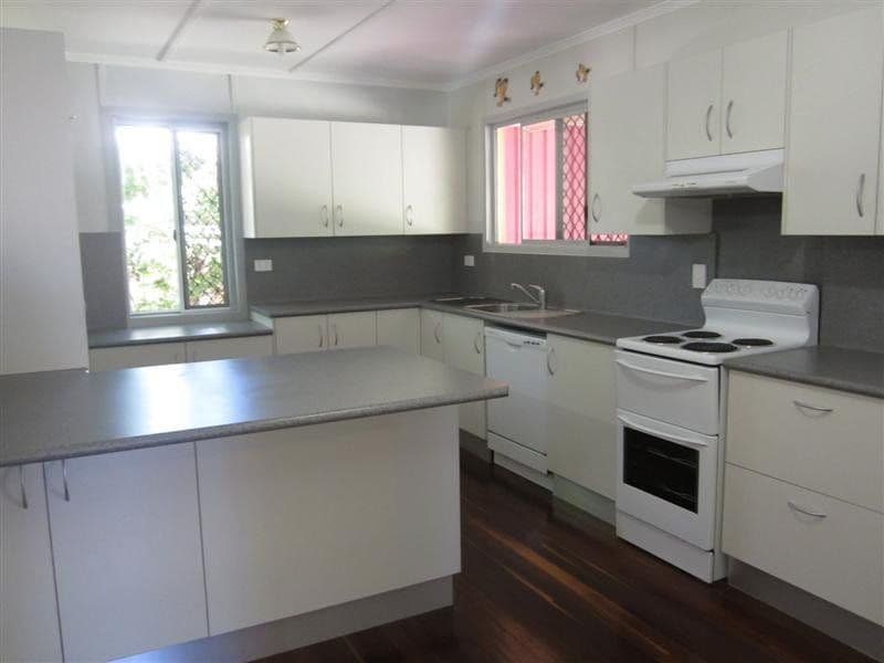 $315,000 (sold on 26-Jun-2019) Unit 2 beds | 1 bath | 1 car 91 Guthrie St PADDINGTON QLD 4064, Mount Isa City - Thumbnail 2