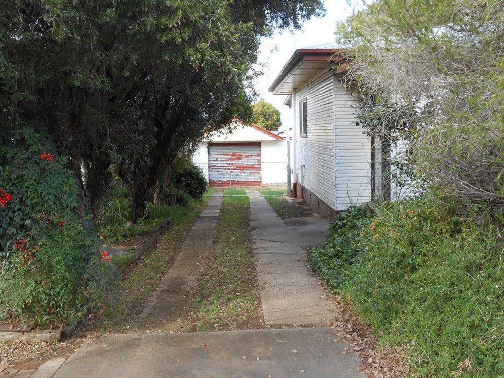 11 Churchill Street, TAMWORTH NSW 2340, South Tamworth - Thumbnail 2