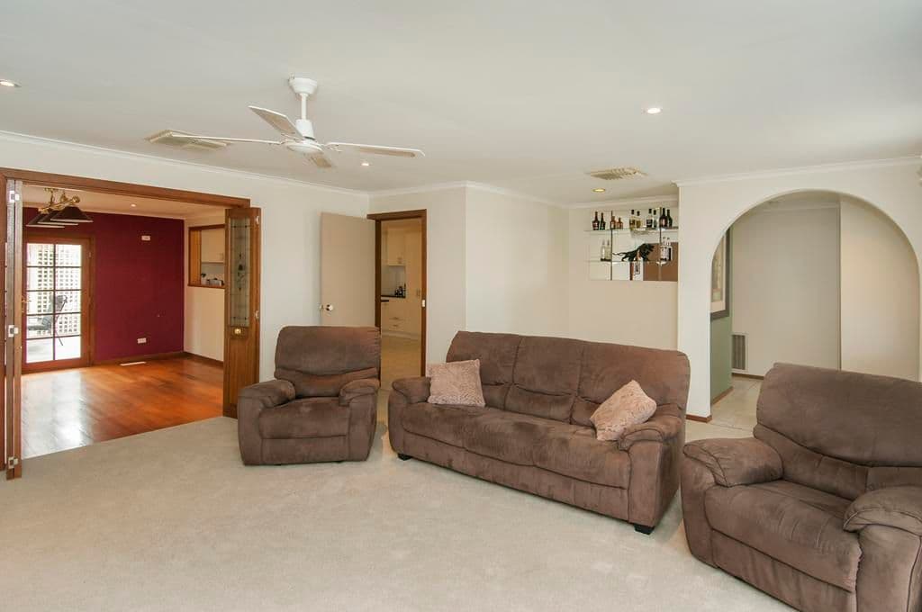 4 Mayfield Drive, MILL PARK VIC 3082, Mill Park - Thumbnail 5