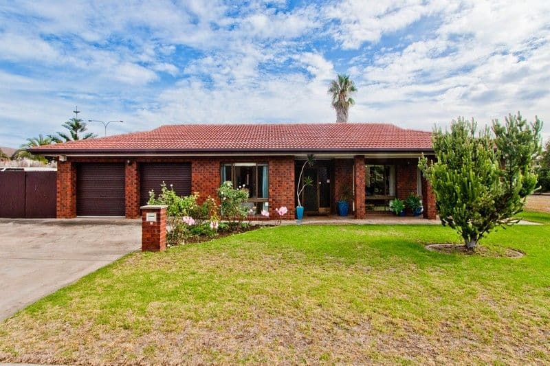 18 Bluelake Court, Tennyson SA 5022, Tennyson - Image 1