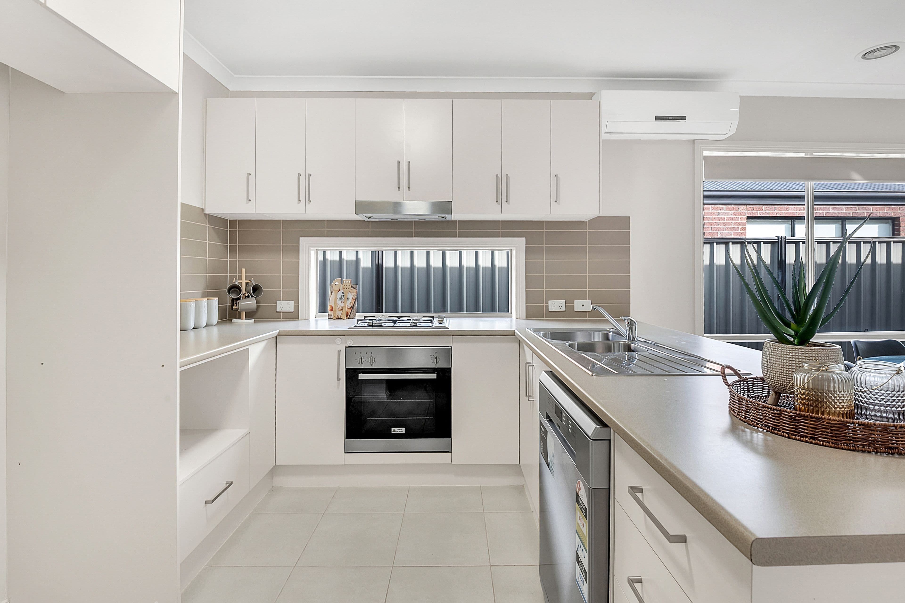 79 Gateshead Street, Craigieburn VIC 3064, Craigieburn - Thumbnail 3