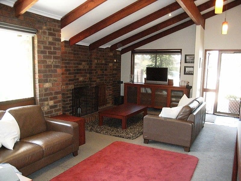 9 Lachlan Crescent, ECHUCA VIC 3564, Echuca - Thumbnail 2