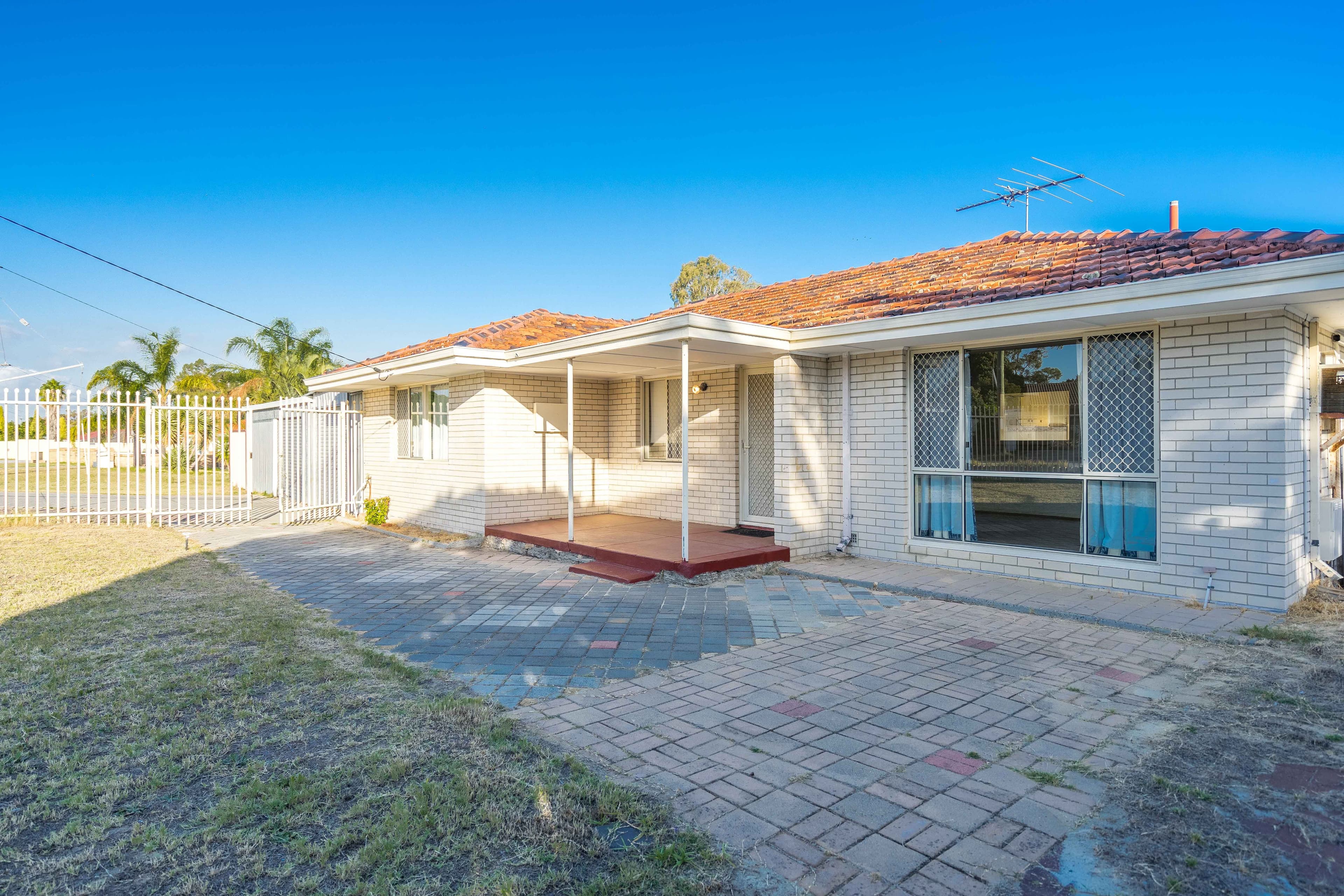 11 Edgington Crescent, Koondoola WA 6064, Koondoola - Thumbnail 8
