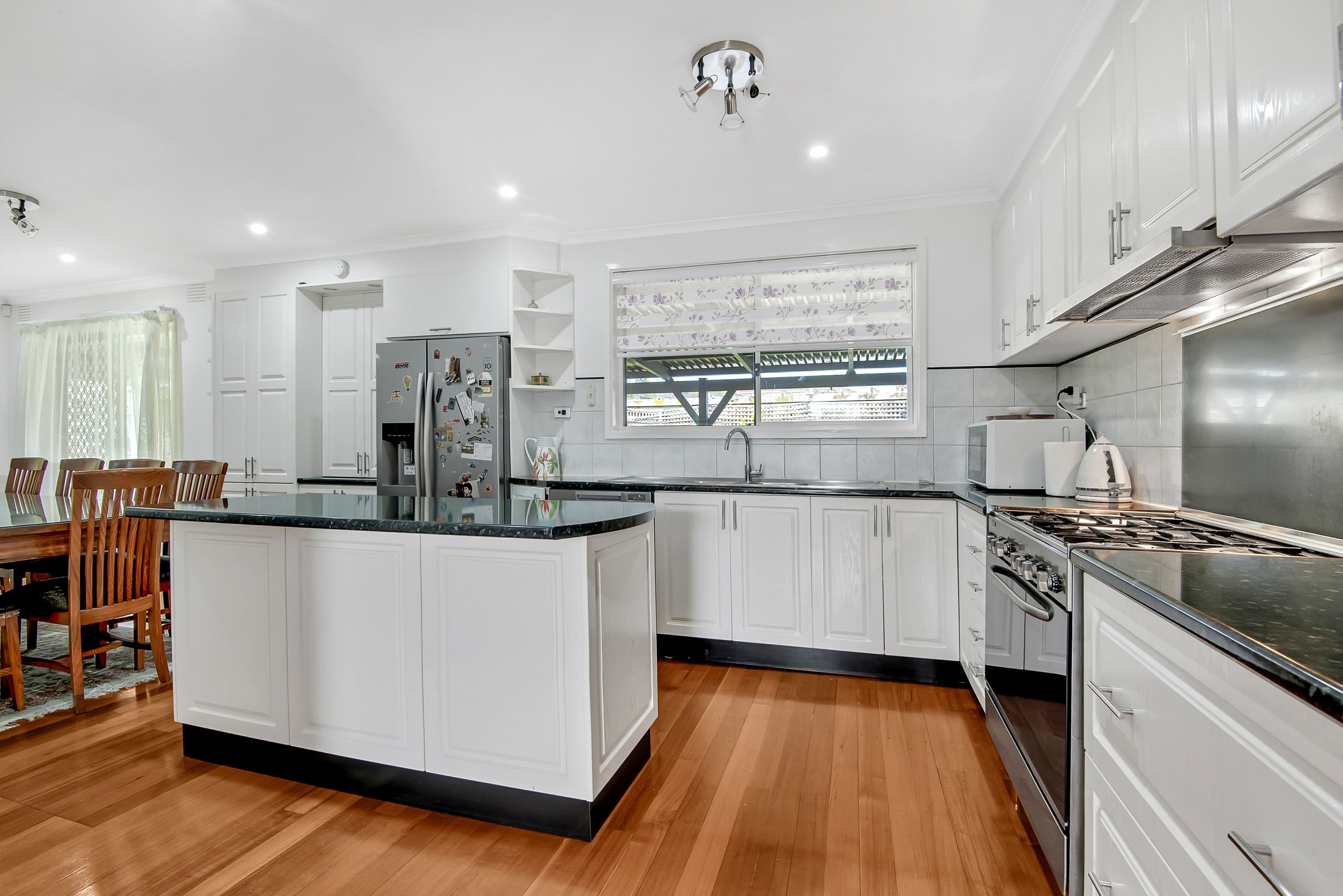 10 Sirius Court, Mill Park VIC 3082, Mill Park - Thumbnail 2